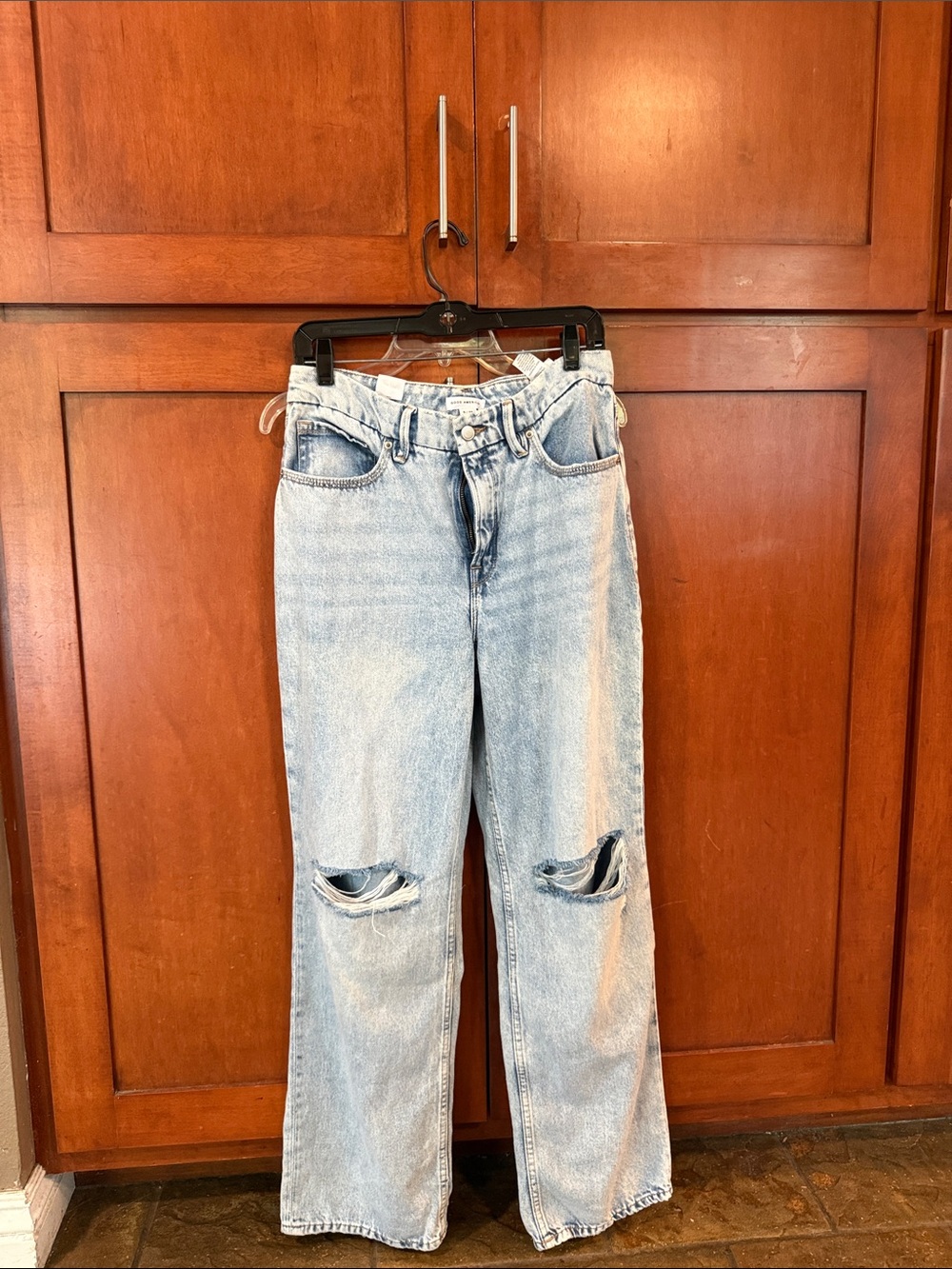 Good American Good 90s Relaxed Light Wash Distressed Jeans Size 6/28